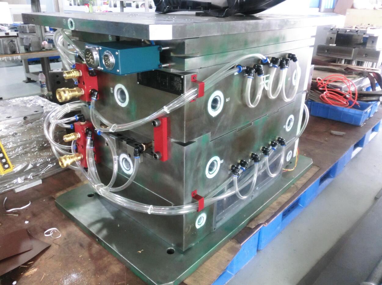 塑膠模具注塑制品產(chǎn)生透明缺陷的原因及解決方法